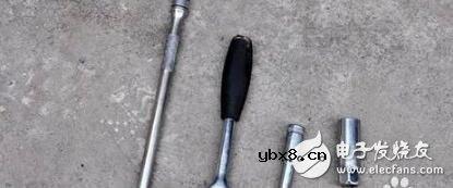 火花塞为什么一换就是全部_只换一个不行吗