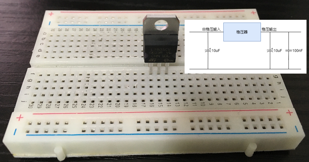 怎样使用稳压器将抖动的14伏输入电压变为稳定的9伏电压？