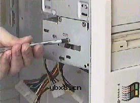 安装软驱和硬盘