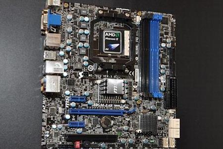 AMD 8系列主板全景亮相