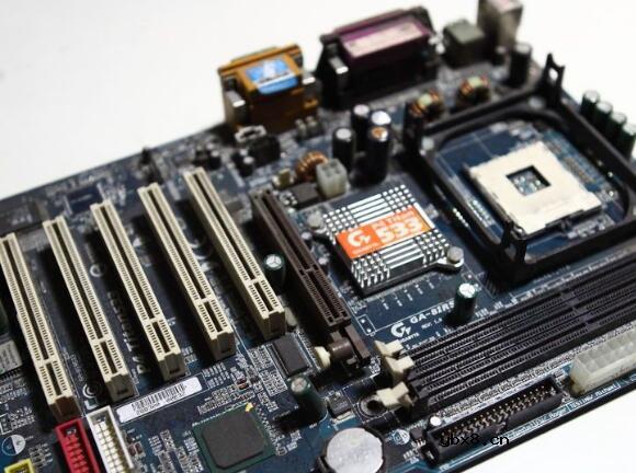 显卡虚焊症状是怎样的_显卡虚焊自己怎么修