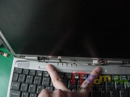 笔记本电脑液晶屏暗屏维修经历