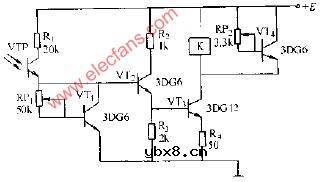 光敏晶体管采用二极管作温度补偿电路图