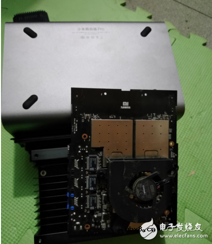 小米路由器Pro真机拆解图分享