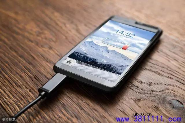 油烟机再脏也不怕！3分钟学会最正确清洗方法，擦完立马锃光瓦亮 