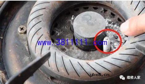 燃气灶打不着简单维修方法。 