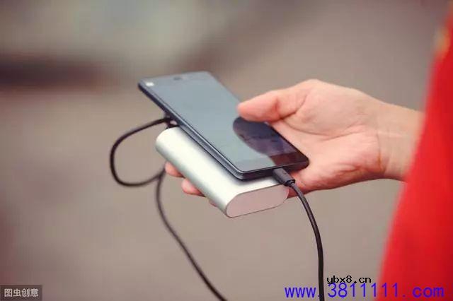 油烟机再脏也不怕！3分钟学会最正确清洗方法，擦完立马锃光瓦亮 