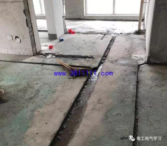 水电改造一定要开槽？谁说的？专业电工为你正确解答相关问题 