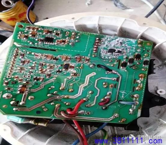 九阳DJ13B一C81SG豆浆机，不通电的维修 