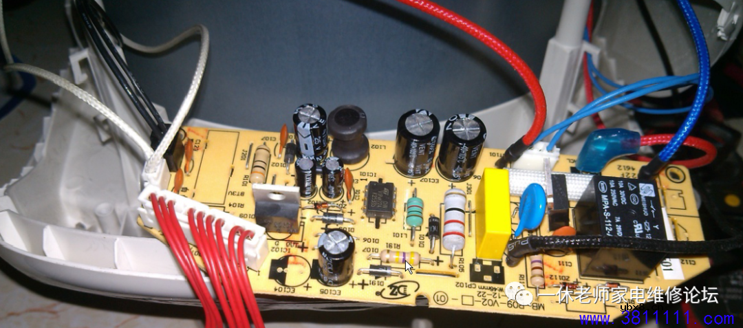 美的电饭煲(MB-FD402E)不开机，指示灯不亮维修心得分享 