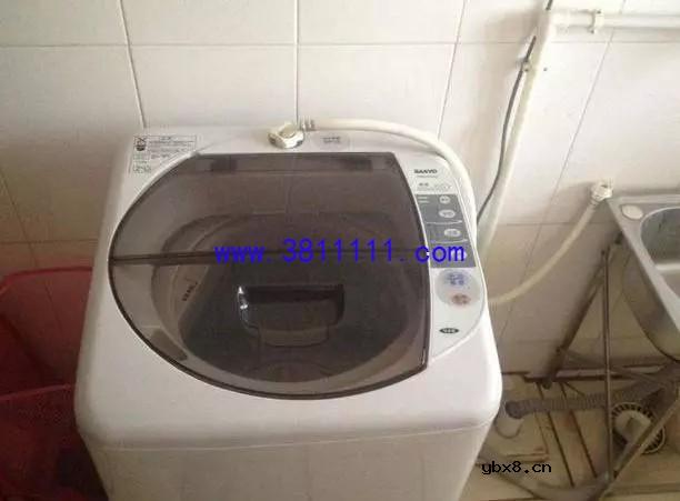 为啥别买“滚筒洗衣机”？电器维修员说出“实情”，后悔我家买错 