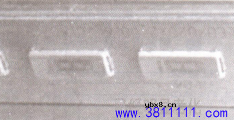 长虹UD42C60ID液晶彩电机，通电后电源指示灯亮，二次开机后背光一闪即灭的维修 