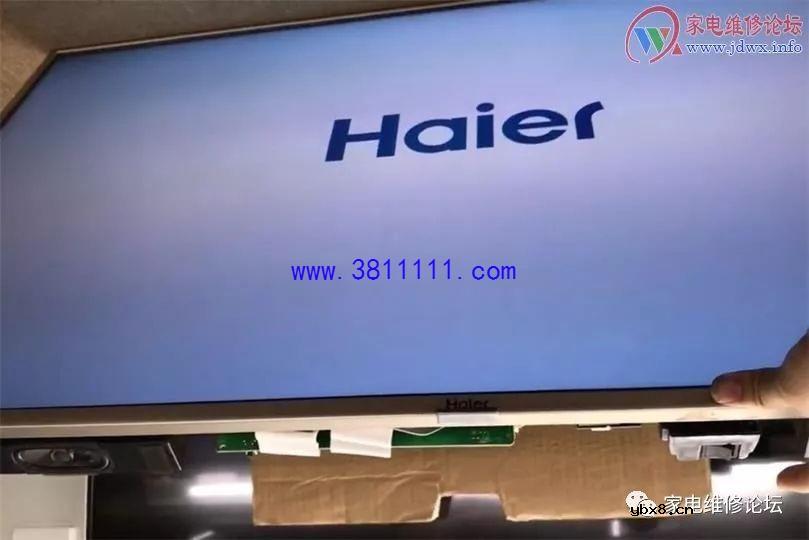 海尔液晶电视LE43A31黑屏中间有几条竖线故障 