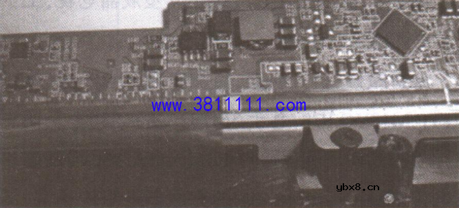 先锋LED-39B500型液晶彩电灰屏故障检修 