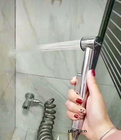 爸爸是居家小达人，邻居总是喜欢来我家参观，瞧新选购的这“嵌入式电磁炉”，美观还方 ... 