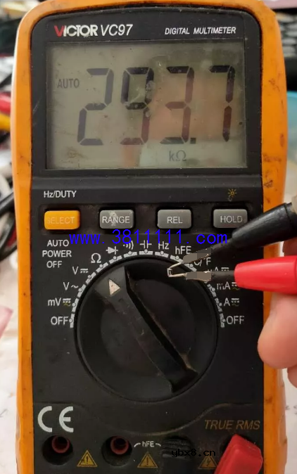 TCL液晶L48A71开机屏幕一闪黑屏的维修 