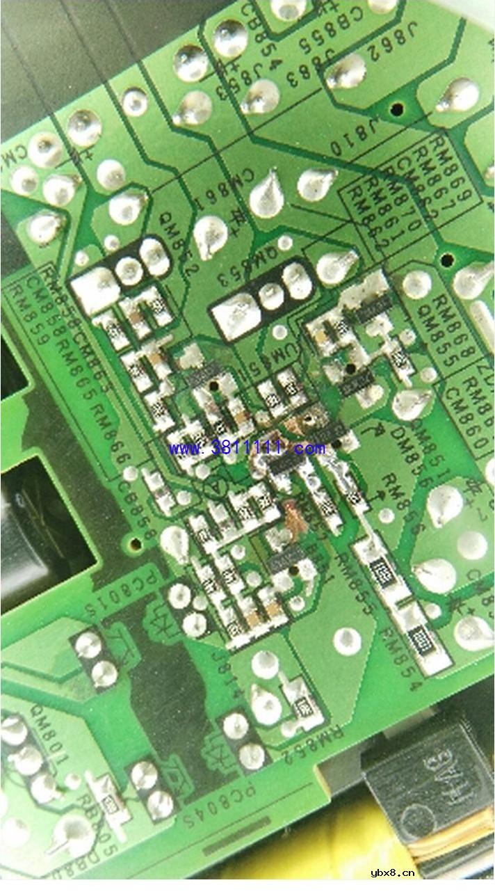三星32寸液晶电视机黑屏有伴音，遥控器可用 