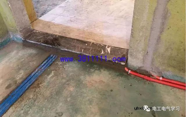 水电改造一定要开槽？谁说的？专业电工为你正确解答相关问题 