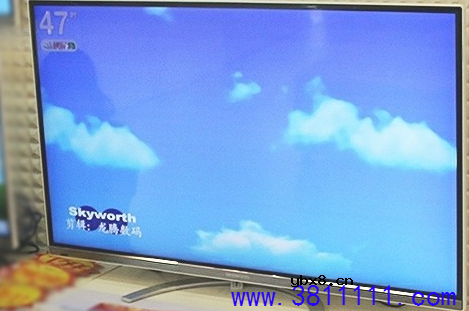 创维47E760A 液晶电视机，开机后，右声道喇叭中有交流声的维修 