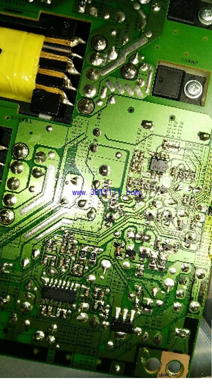 三星32寸液晶电视机黑屏有伴音，遥控器可用 