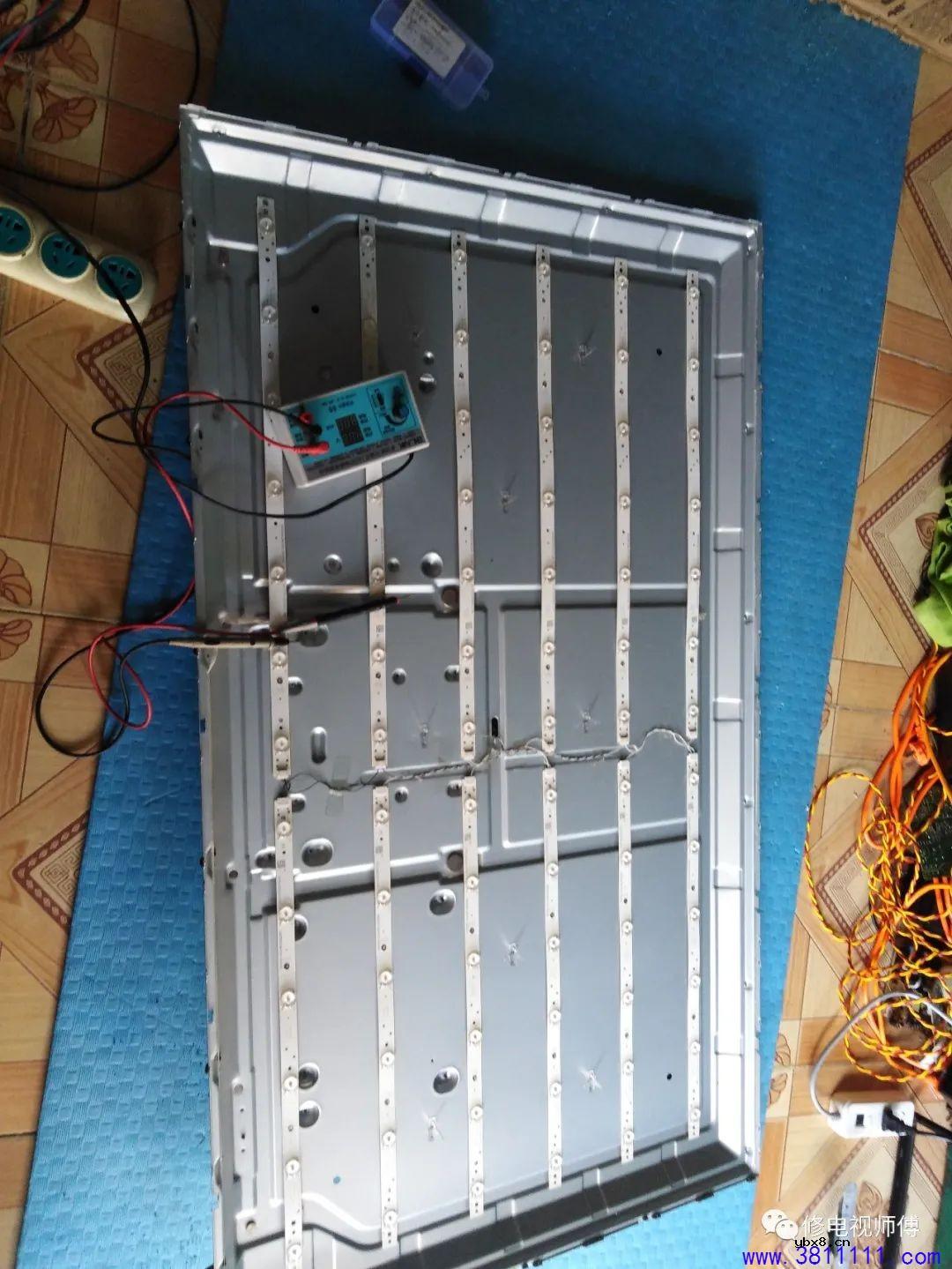 创维55M5液晶电视L5L018电源板灯条闪一下，然后熄灭，红灯一闪一闪 