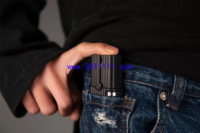 适配全球各国电源接口，最小的充电插头！还自带保护功能 