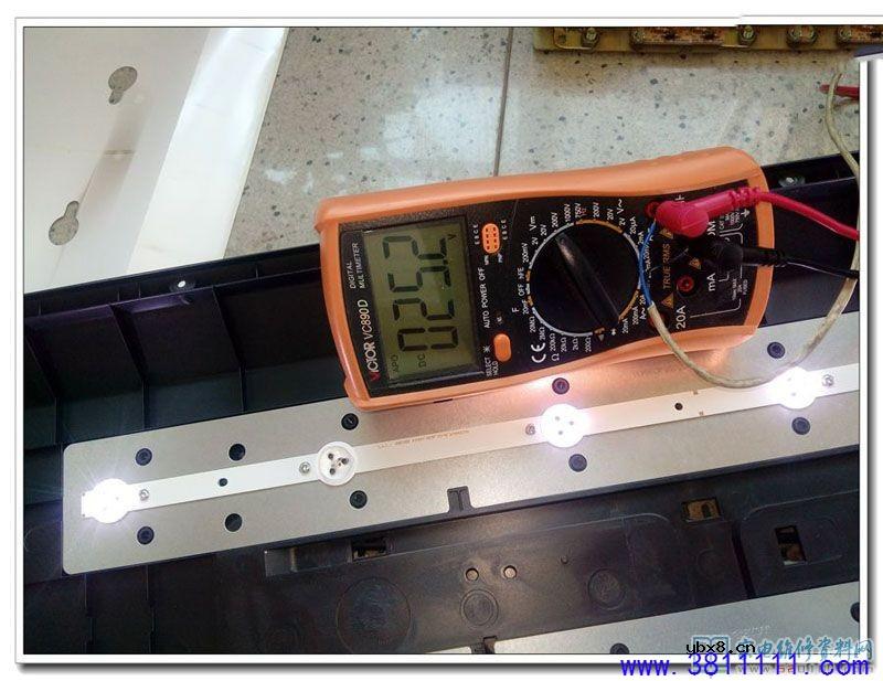 图解长虹LED32C1000N背光不亮的故障维修 