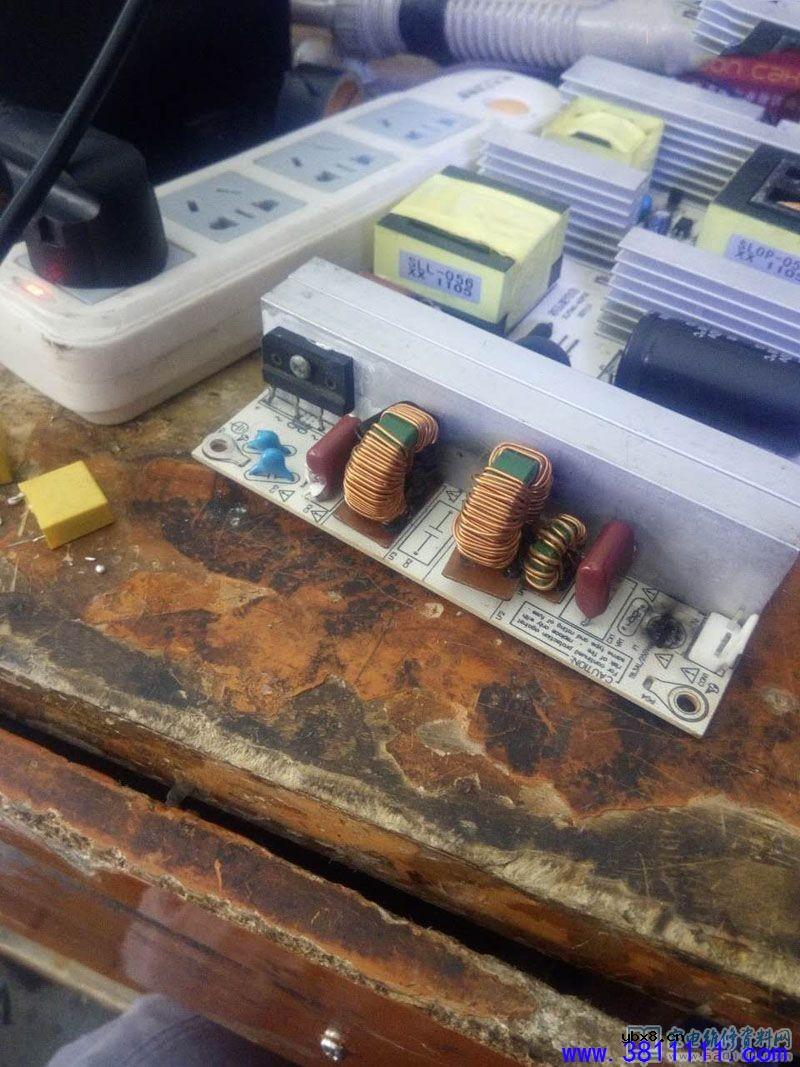 杂牌42寸液晶电视烧保险的故障维修 杂牌42寸液晶电视烧保险的故障维修