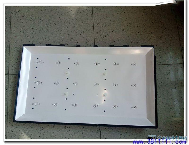 图解长虹LED32C1000N背光不亮的故障维修 