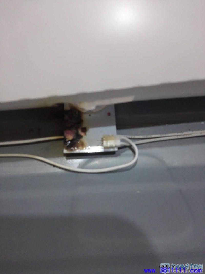 图解长虹49寸液晶电视拆屏换灯珠的过程 图解长虹49寸液晶电视拆屏换灯珠的过程