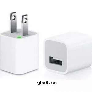 睡前玩手机不仅不利于睡眠，而且在床头充电，还有很大的安全隐患——容易充电爆炸 