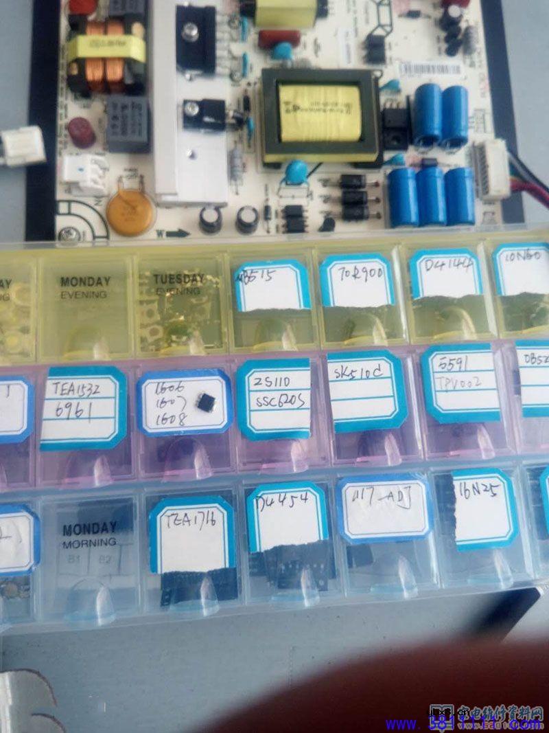 海信LED46K360J液晶开机一会儿后黑屏故障维修 海信LED46K360J液晶开机一会儿后黑屏故障维修