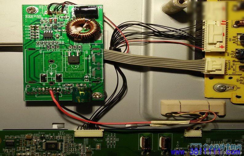 TCL L32V6200DEG液晶电视黑屏有声故障维修 