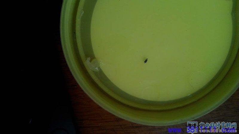 康佳LED40M1200AF液晶电视绿灯亮但不开机的维修 