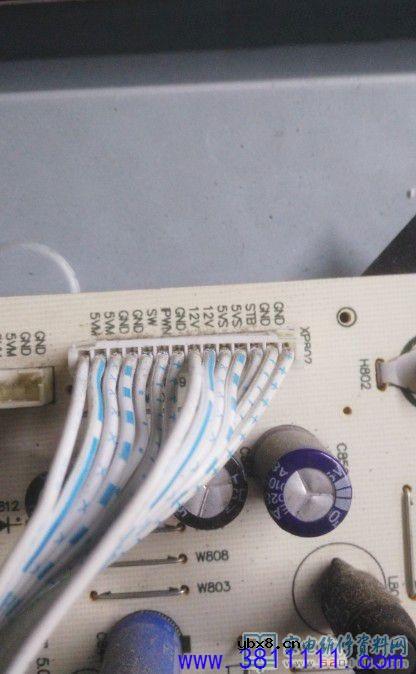 海信TLM32V66A液晶指示蓝灯亮但是无背光 