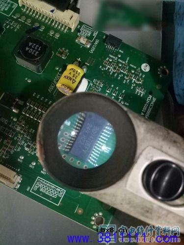 索尼KDL-47R500A液晶电视指示灯闪六下保护的故障检修 