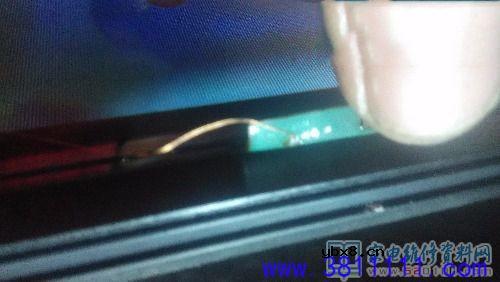 飞线法修复京东方液晶屏灰屏故障 