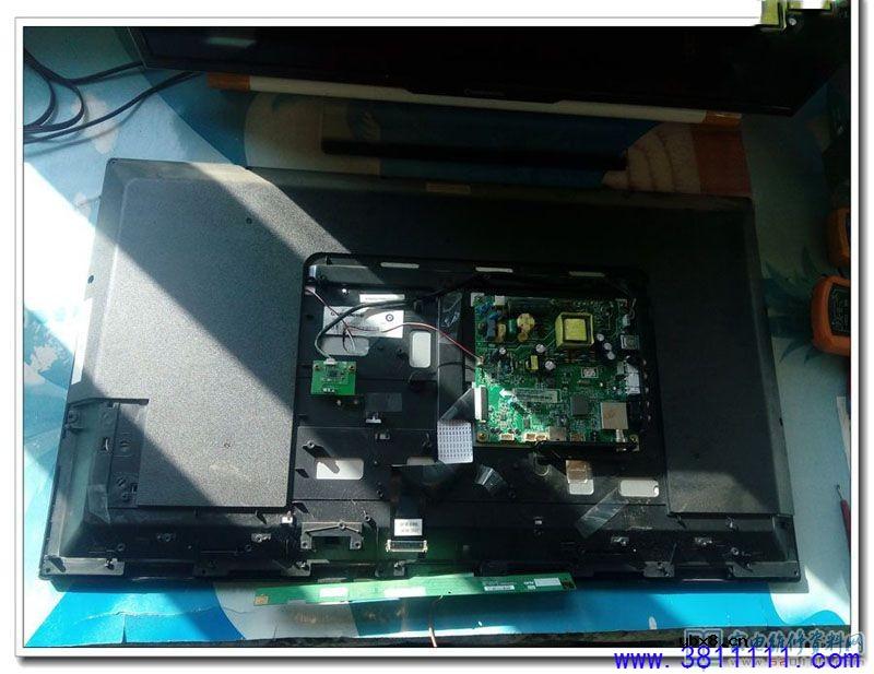 图解长虹LED32C1000N背光不亮的故障维修 
