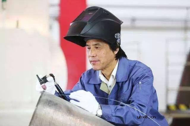 别等到连技术工人都没了，但技术工人的待遇却迟迟没有改善 