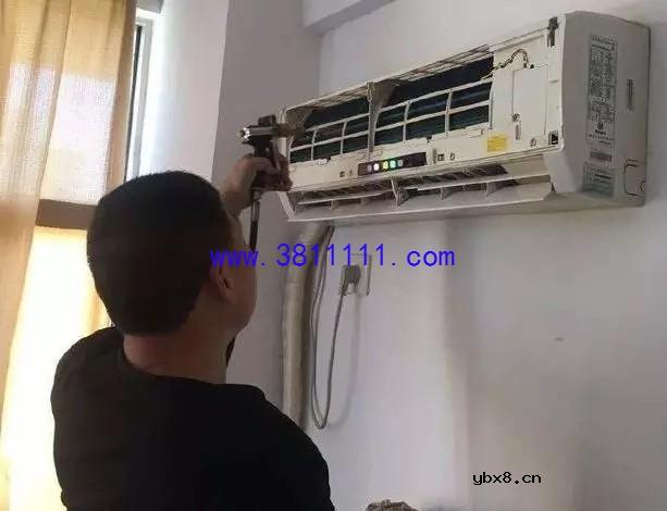 牛人嫌弃空调外机太脏，拿高压水枪冲洗，结果后悔死了 