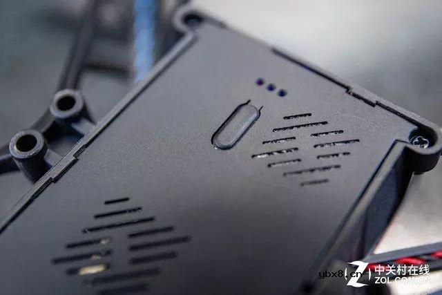 开眼了，竟然还能用意念操控无人机 