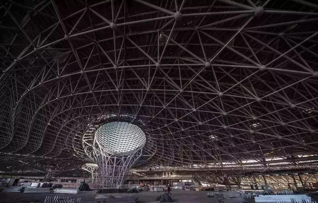 全球最大机场—北京新机场，科幻堪比外星人基地 
