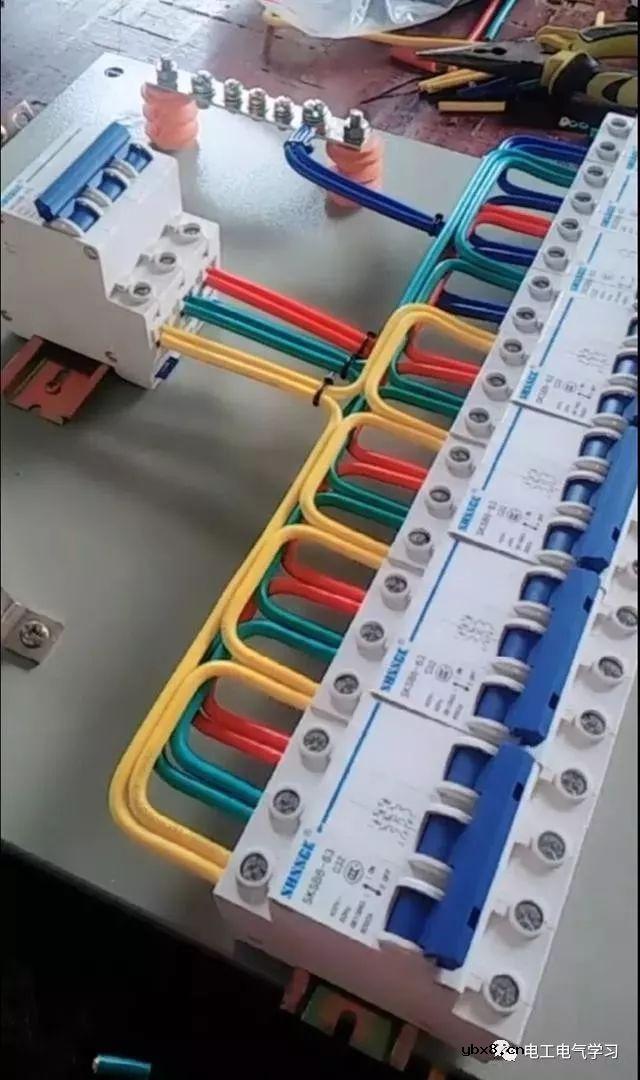 电气精英接线大晒！别看接线简单，但有些电工接的线就能让人眼前一亮 