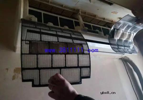 牛人嫌弃空调外机太脏，拿高压水枪冲洗，结果后悔死了 