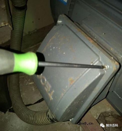 星三角接线有什么不同？星三角减压启动怎么接？ 