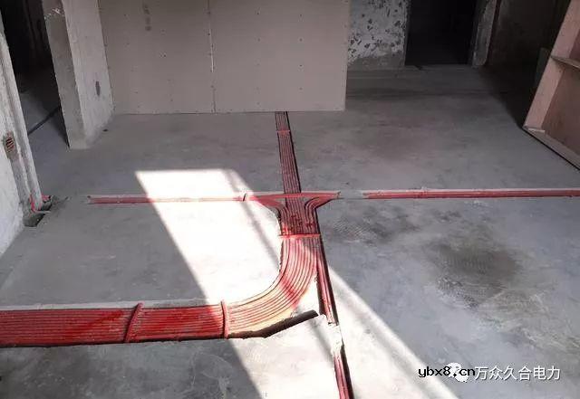 电工自家装修电线竟然弯的，你还傻傻走直角？弯曲布线才是最好的 