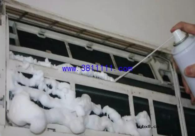 牛人嫌弃空调外机太脏，拿高压水枪冲洗，结果后悔死了 