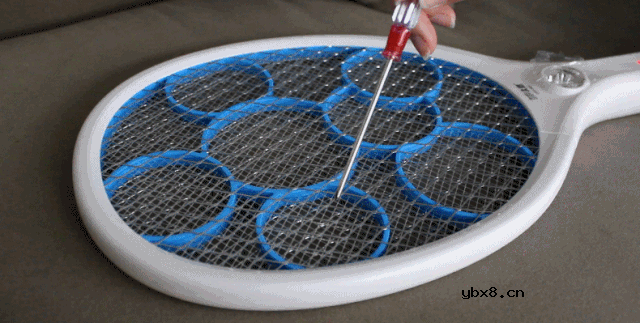 电蚊拍与杀虫剂不可同时使用太危险了，一不小心韩国不堪设想。 