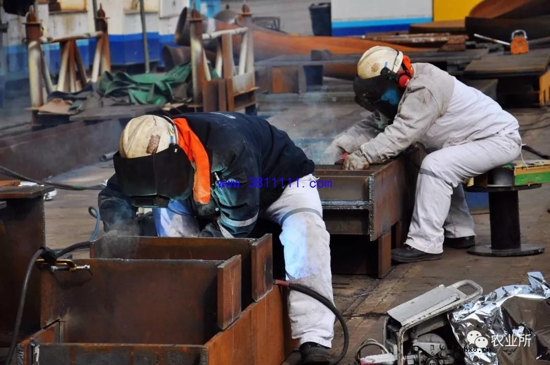 电焊打眼别着急上医院！教你几个土法子，简单效果好 