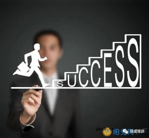 “我有5年工作经验。”“不，你只是把1年经验用了5年！” 